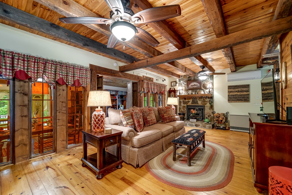 1504 Red Marble Road