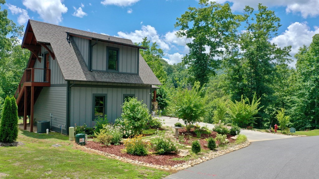 117 Amberleaf Way