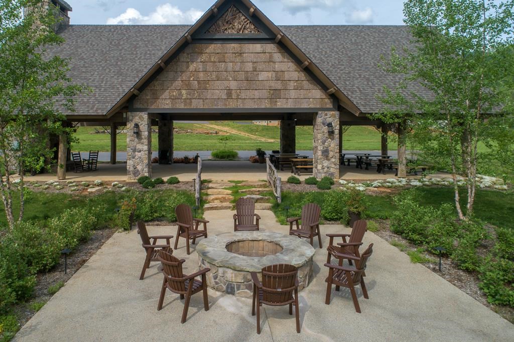 117 Amberleaf Way