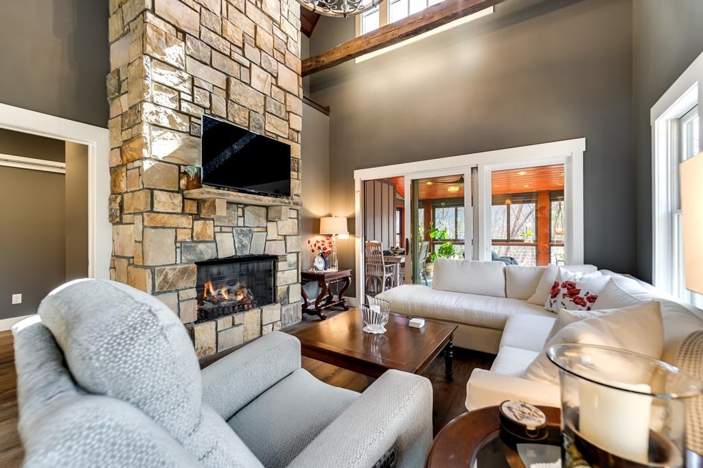 117 Amberleaf Way