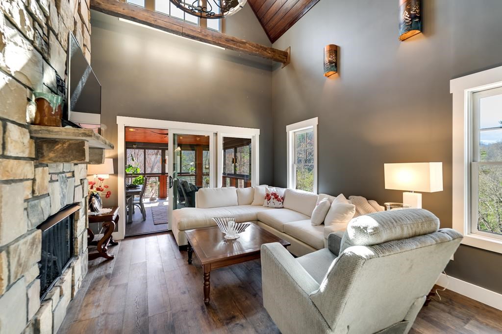 117 Amberleaf Way