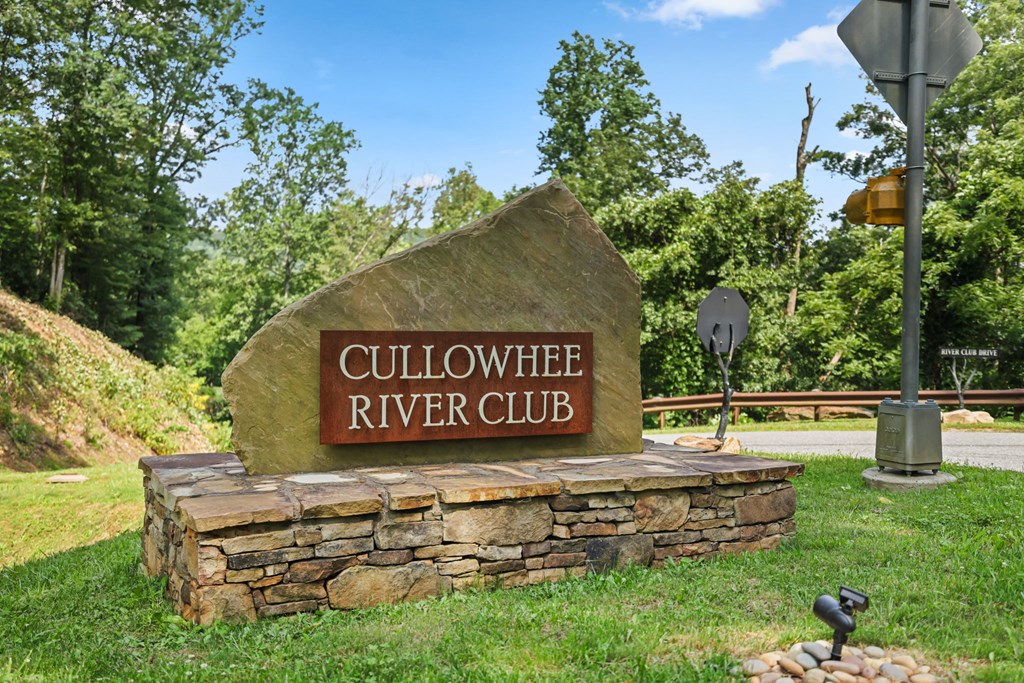 117 Amberleaf Way