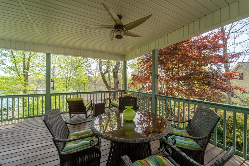 218 Lakeshore Drive