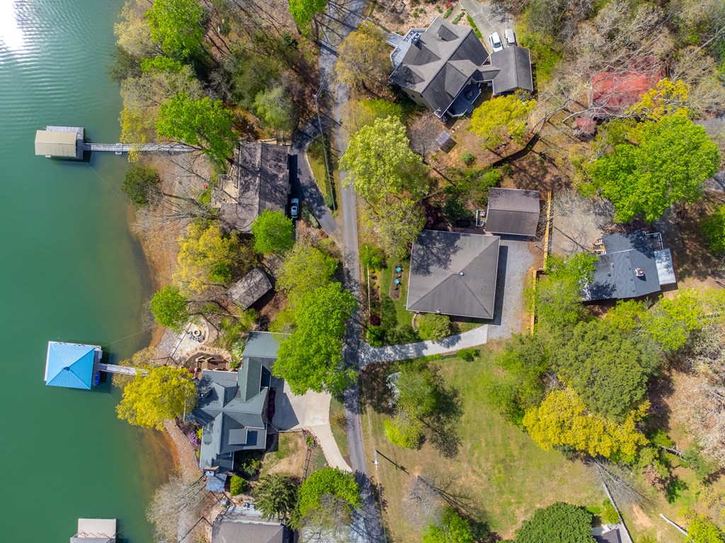 218 Lakeshore Drive