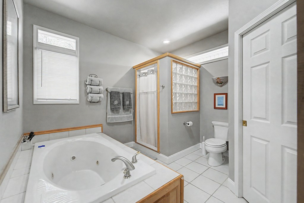218 Lakeshore Drive