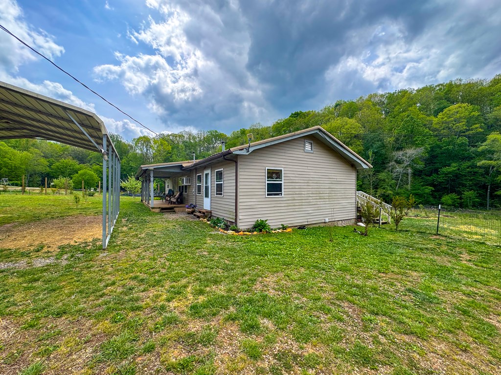 3325 Pack Mountain Road