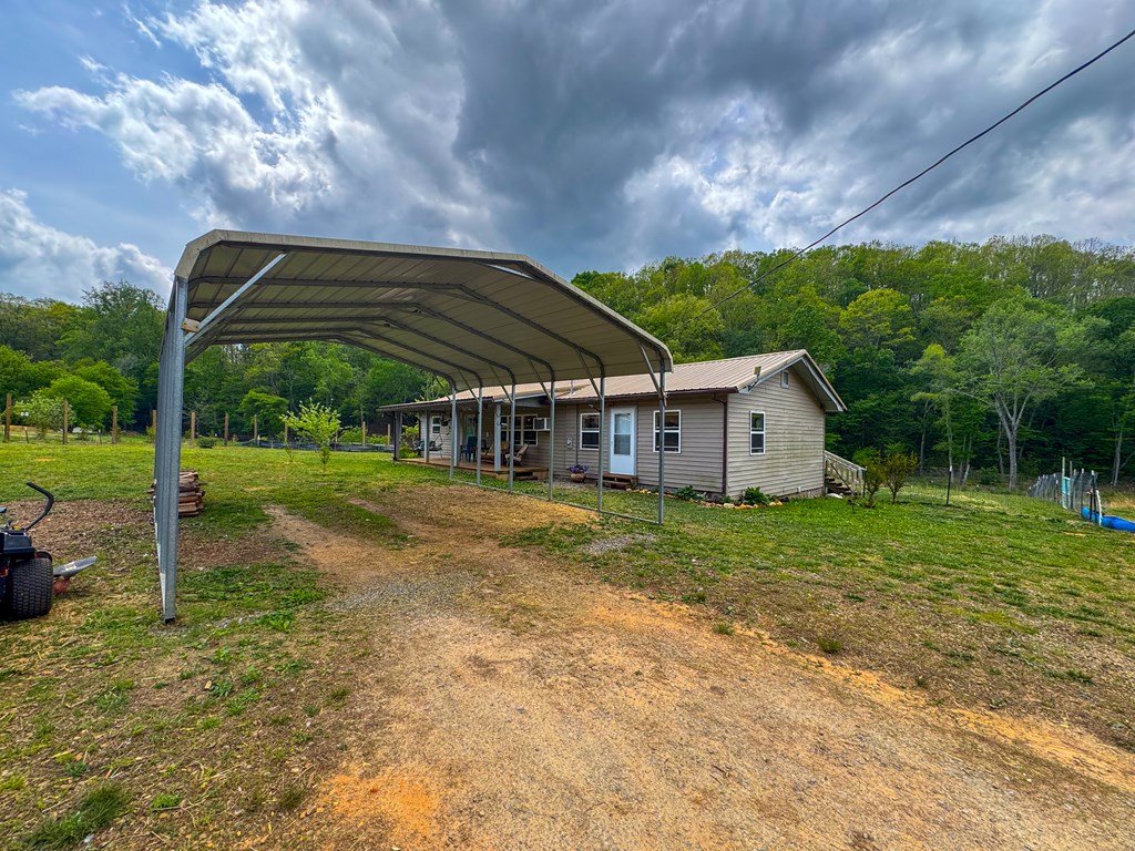 3325 Pack Mountain Road