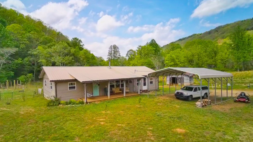 3325 Pack Mountain Road