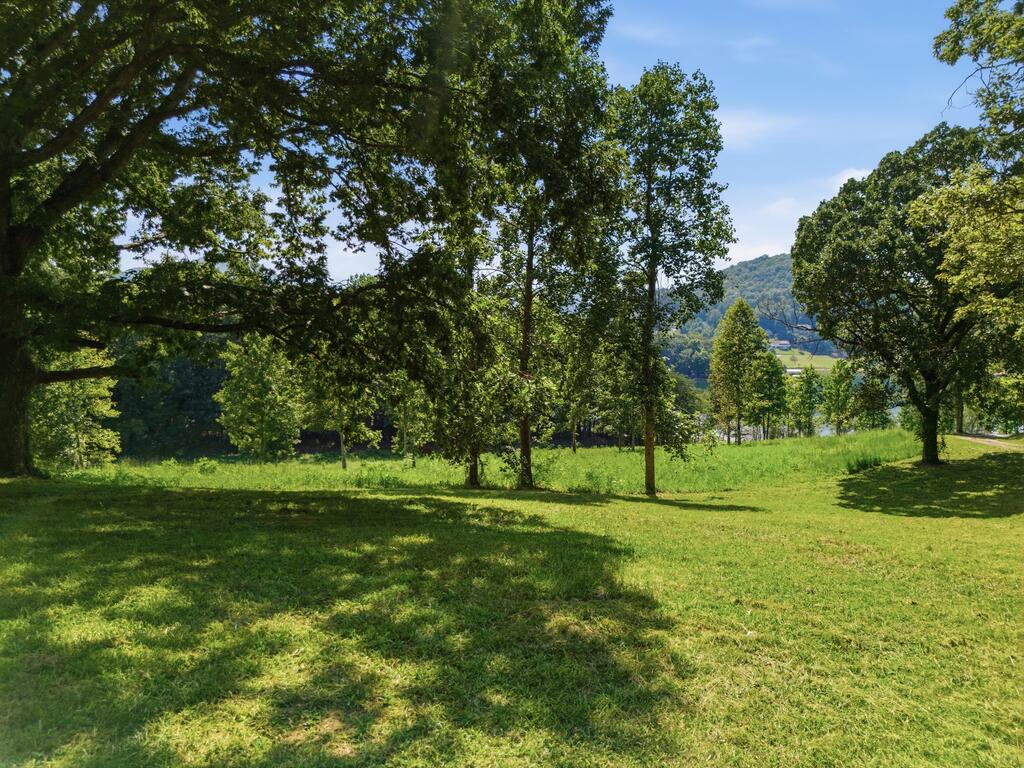 314 Lakeside Drive