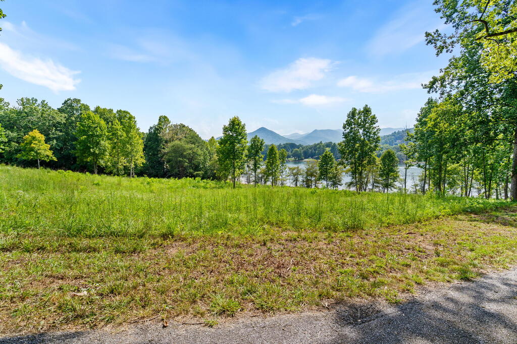 314 Lakeside Drive