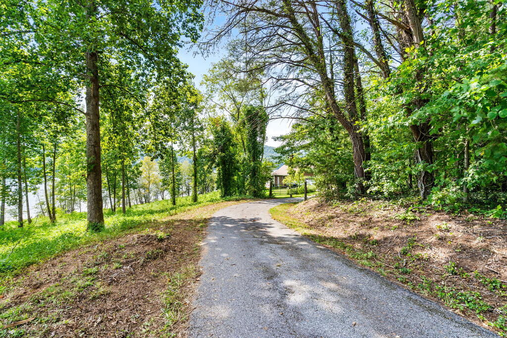 314 Lakeside Drive