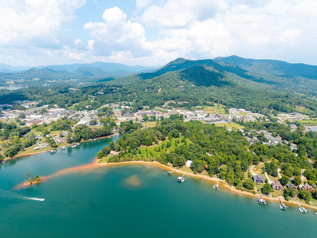 314 Lakeside Drive