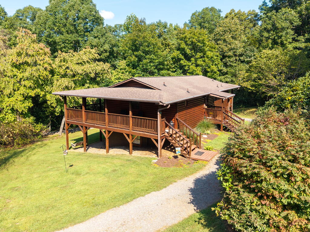 223 Mountain Breezes Drive
