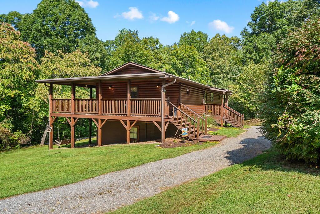 223 Mountain Breezes Drive