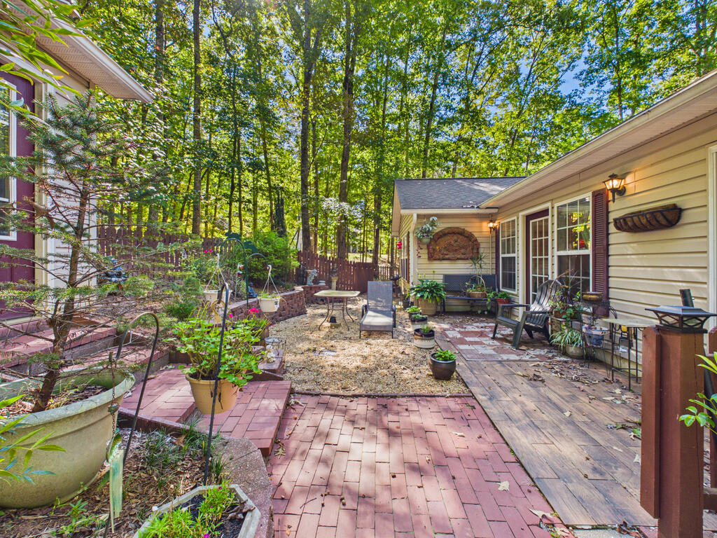 654 Ford Road