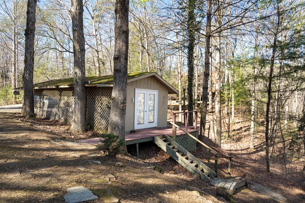 121 Brittany Pointe