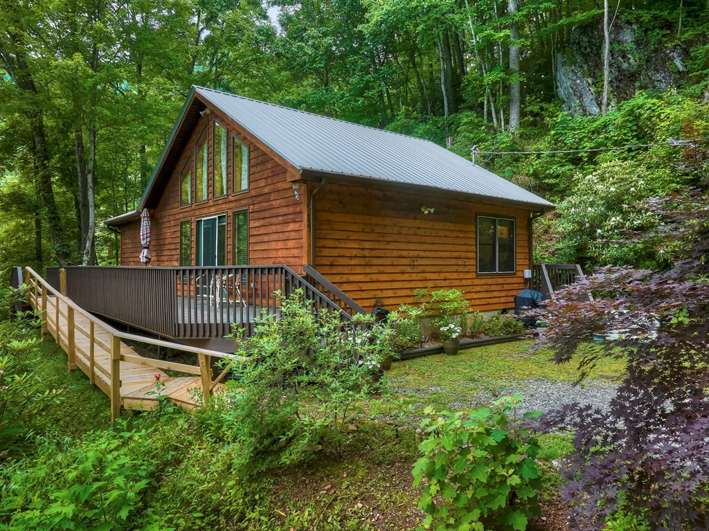 127 Whataview Drive