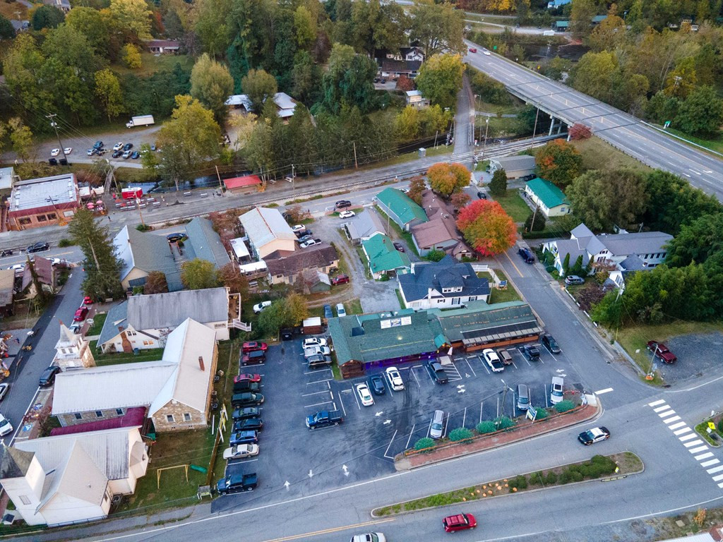489 Haywood Road