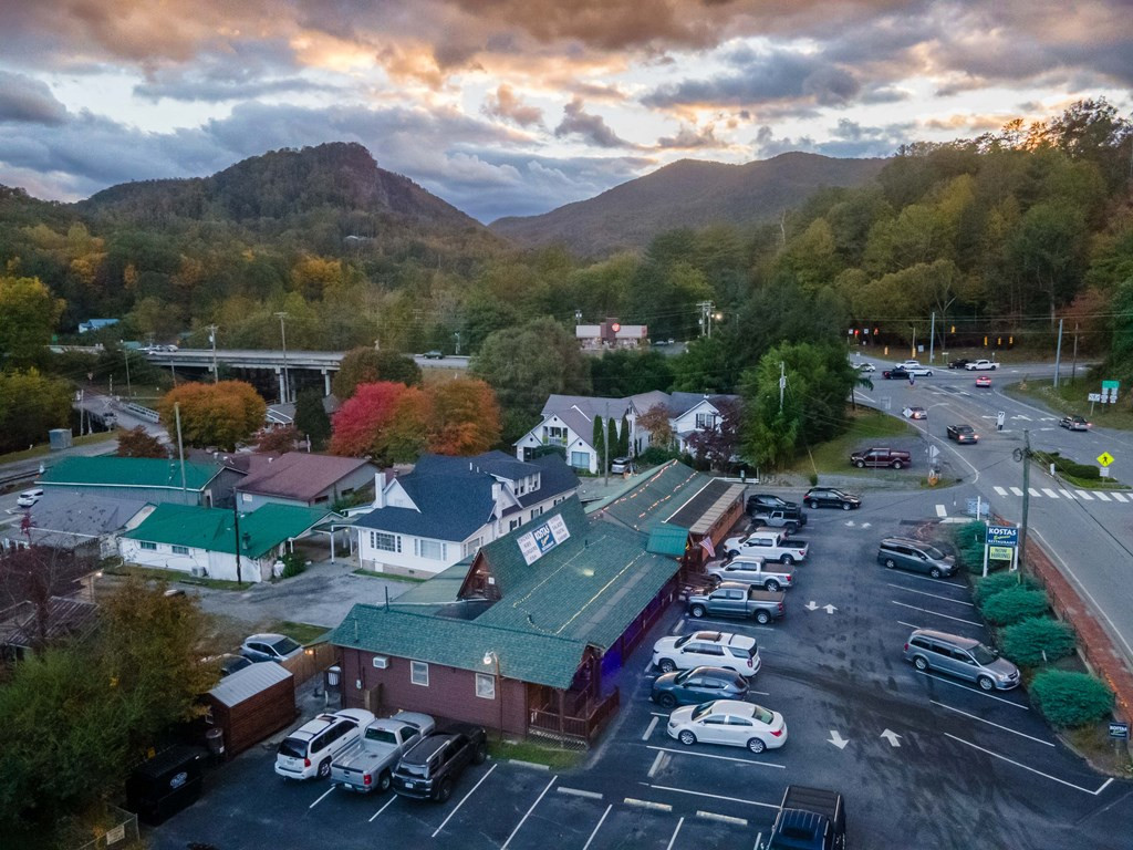 489 Haywood Road