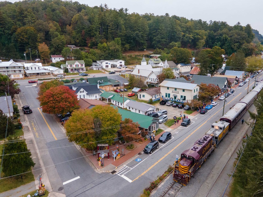 489 Haywood Road