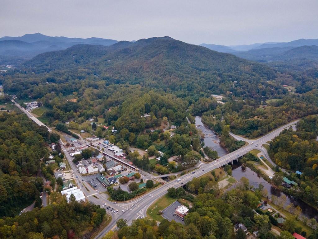 489 Haywood Road