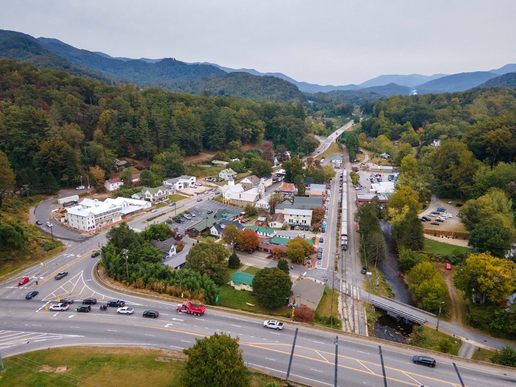 489 Haywood Road