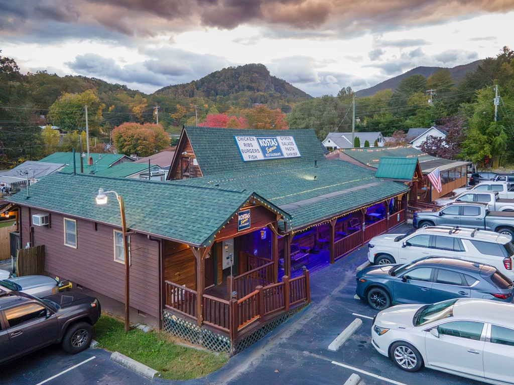 489 Haywood Road