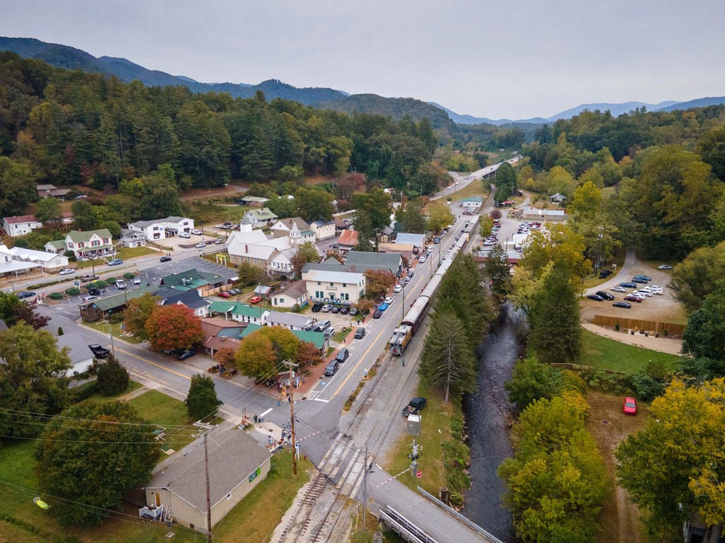 489 Haywood Road