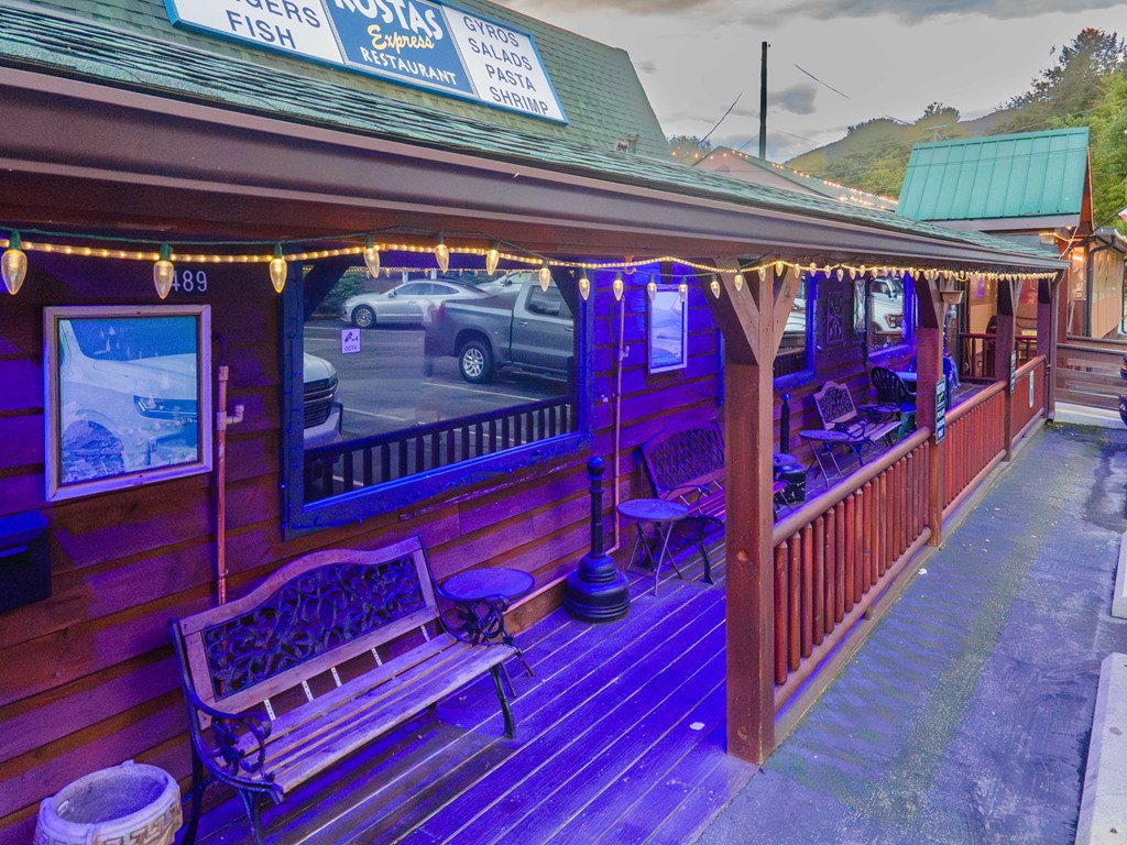 489 Haywood Road