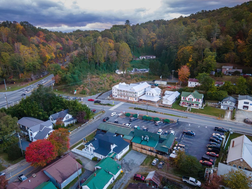 489 Haywood Road