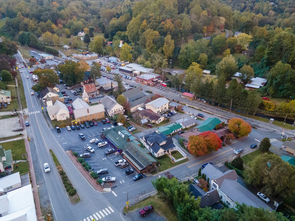 489 Haywood Road