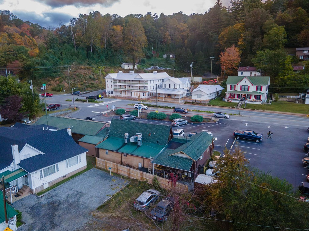 489 Haywood Road