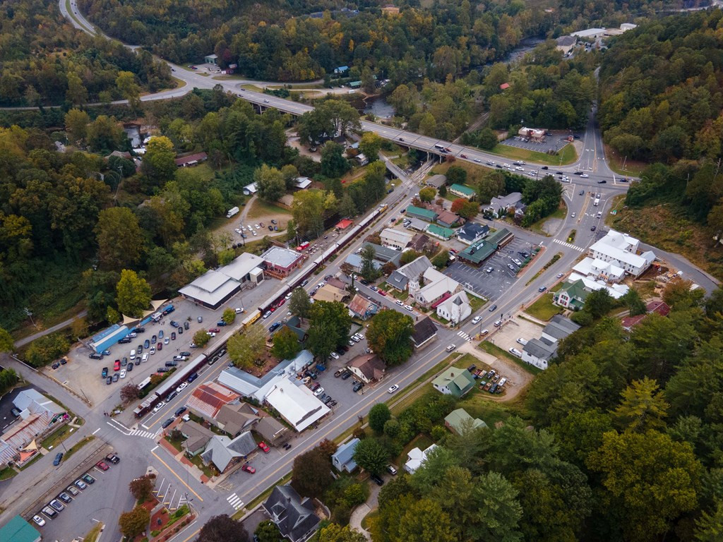 489 Haywood Road