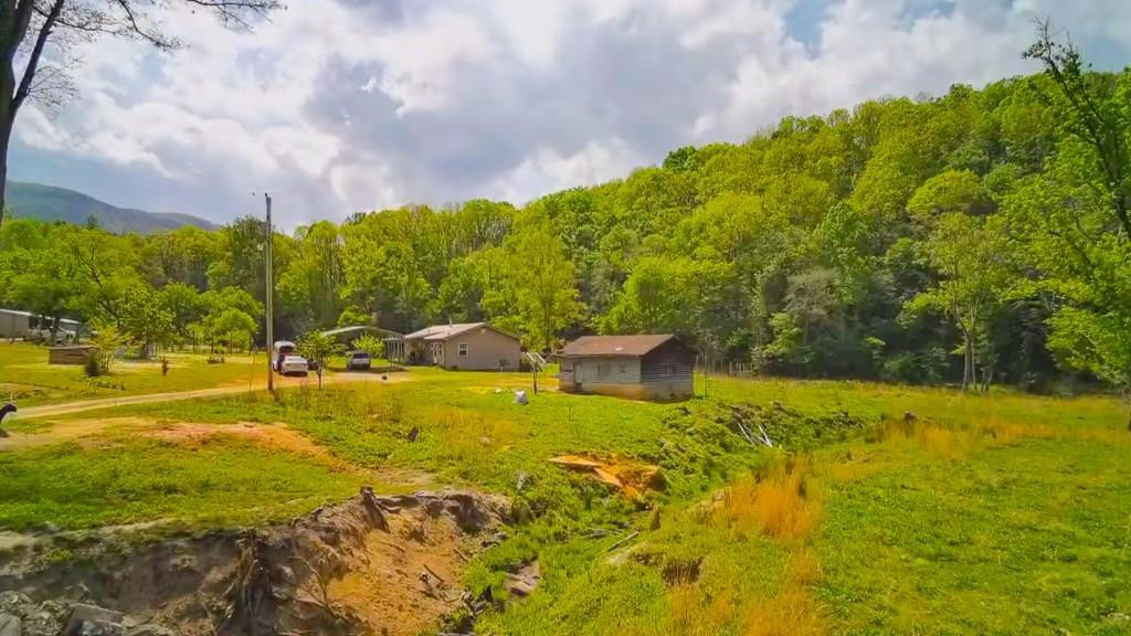 3325 Pack Mountain Road