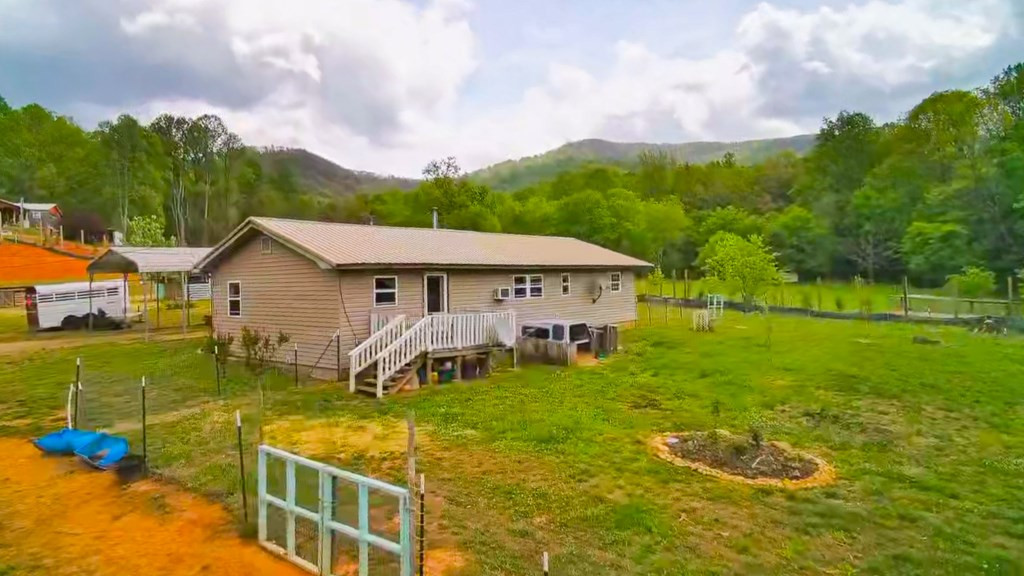 3325 Pack Mountain Road