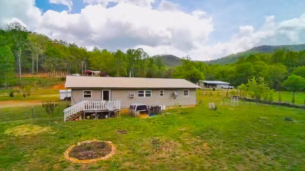 3325 Pack Mountain Road