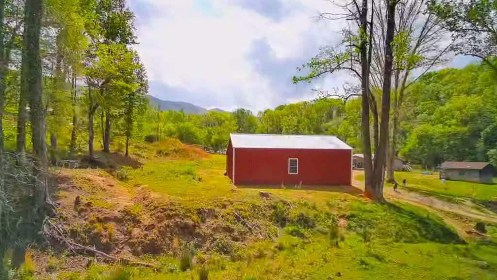 3325 Pack Mountain Road