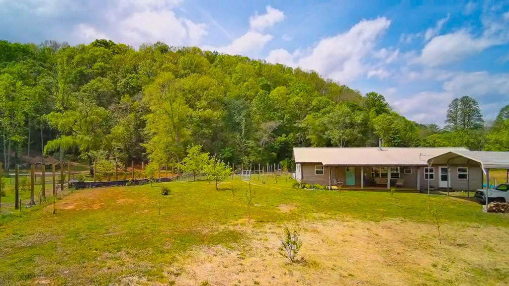 3325 Pack Mountain Road