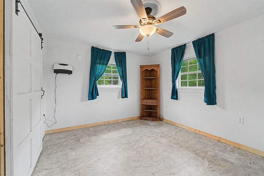 3325 Pack Mountain Road