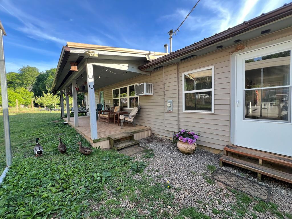3325 Pack Mountain Road