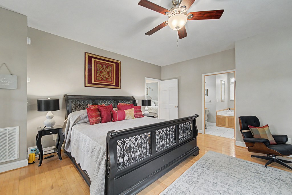 218 Lakeshore Drive