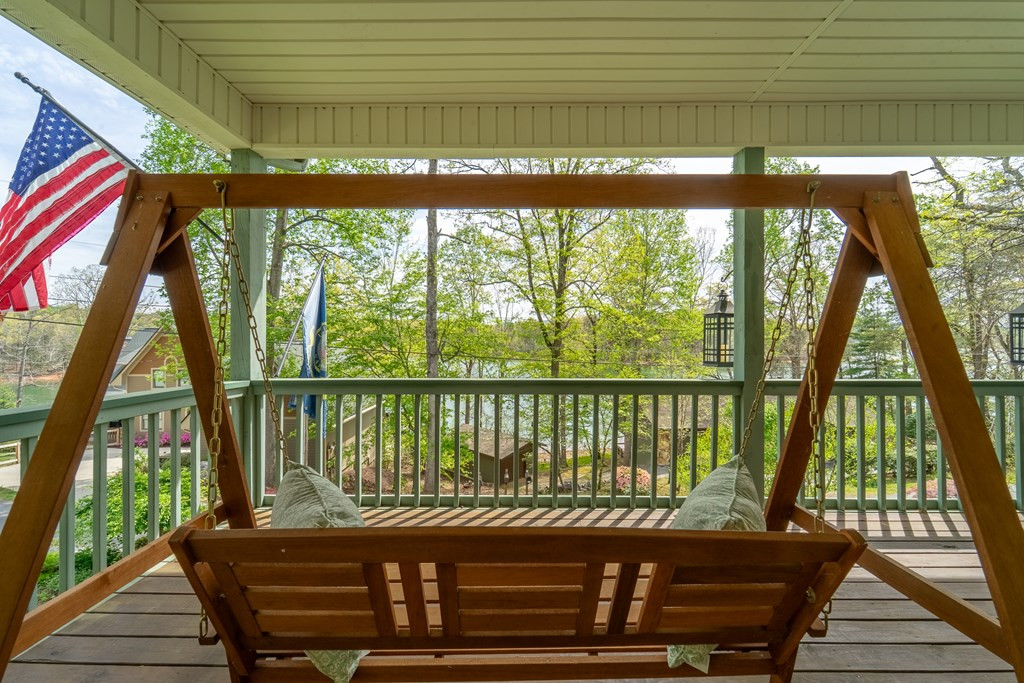 218 Lakeshore Drive