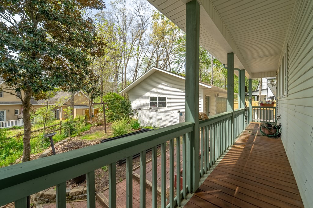 218 Lakeshore Drive