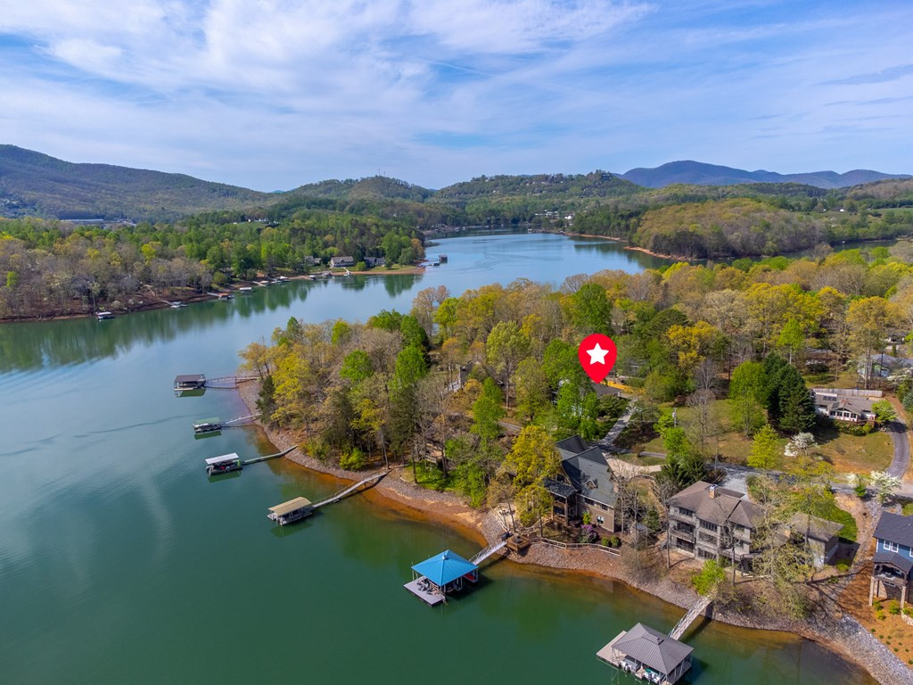 218 Lakeshore Drive