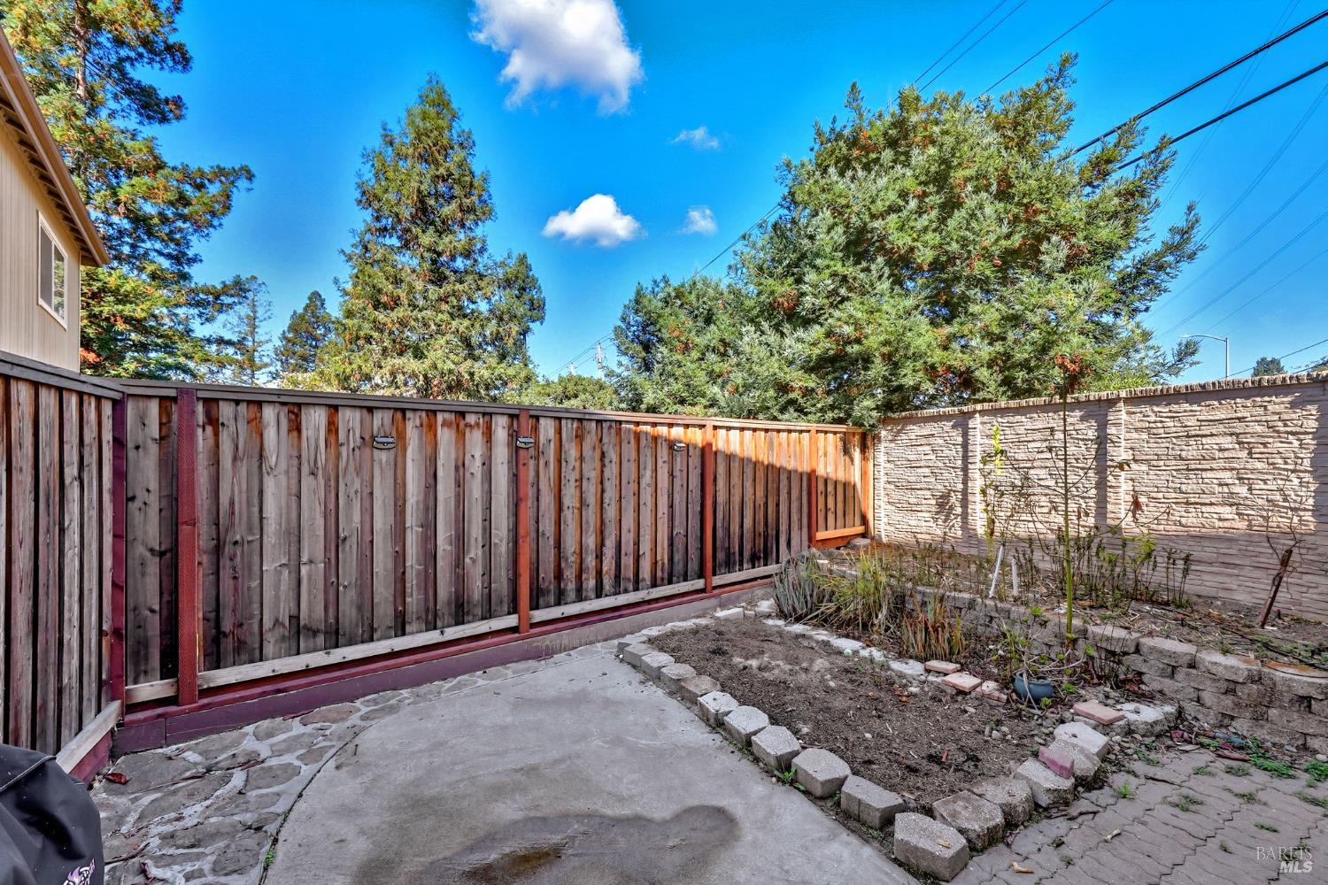 111 Mark West Commons Cir