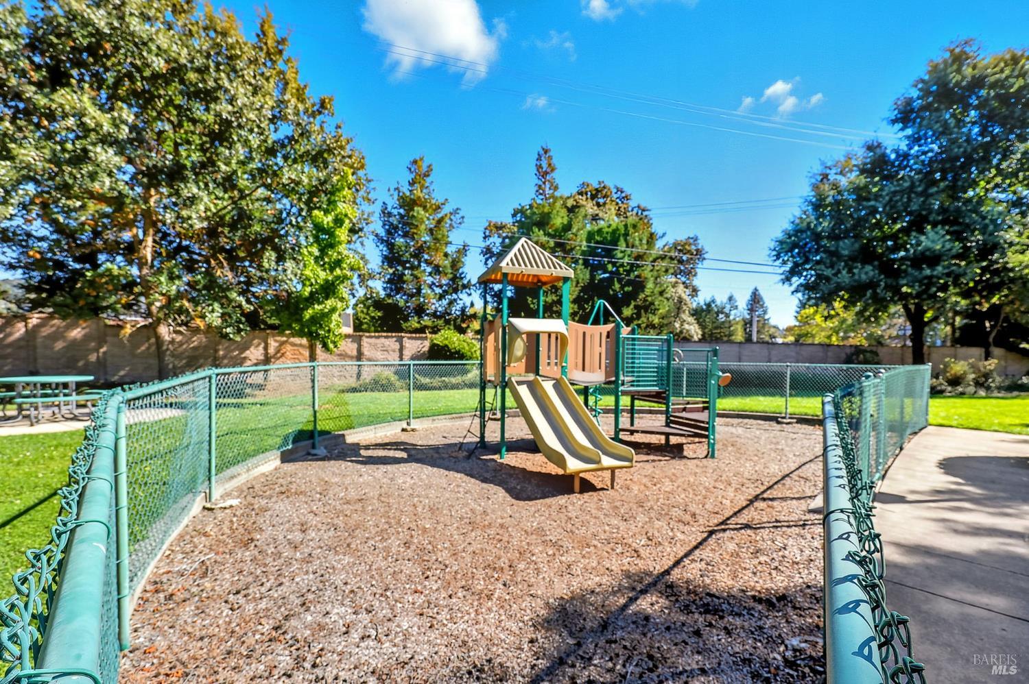 111 Mark West Commons Cir