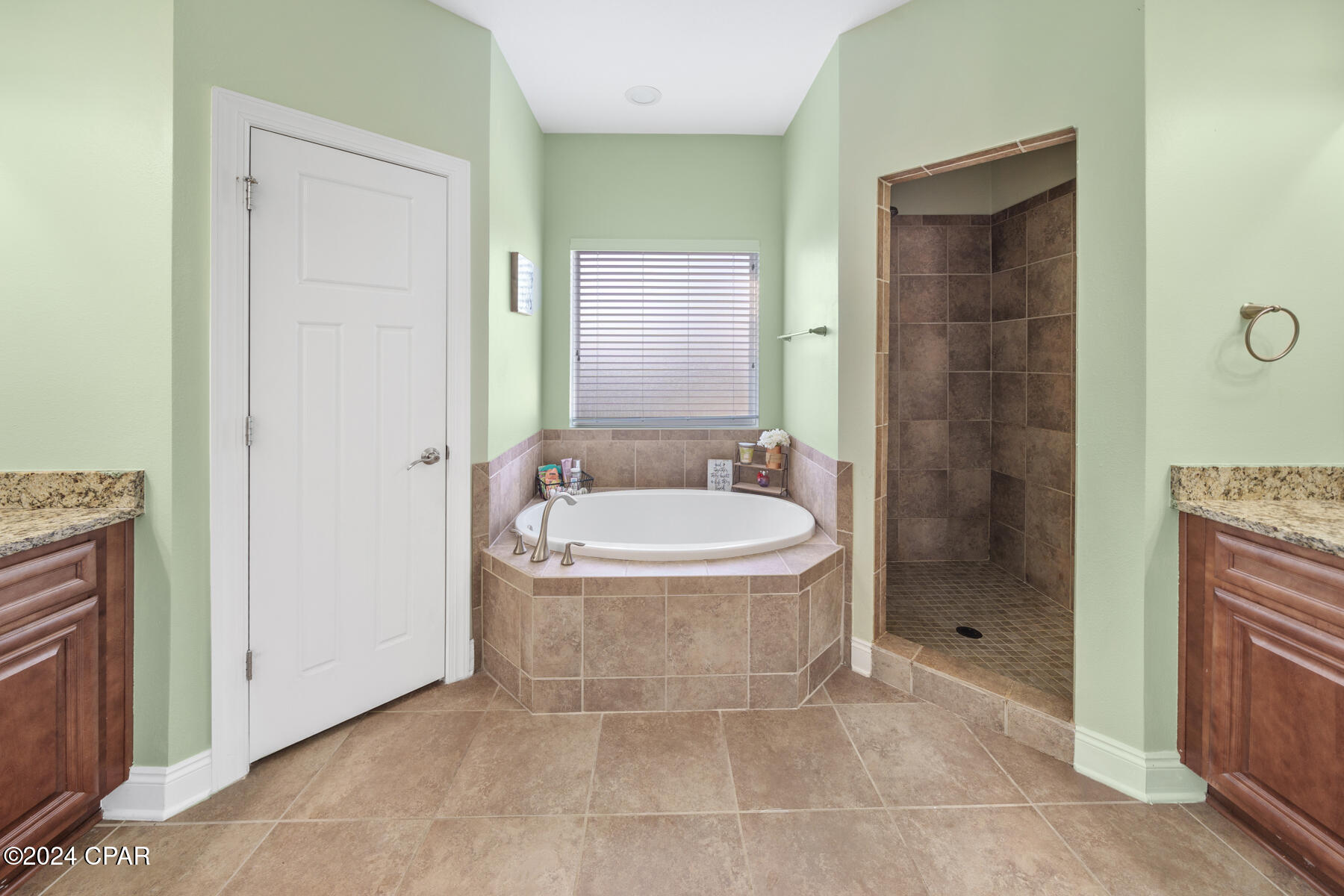 115 Lakeview Terrace