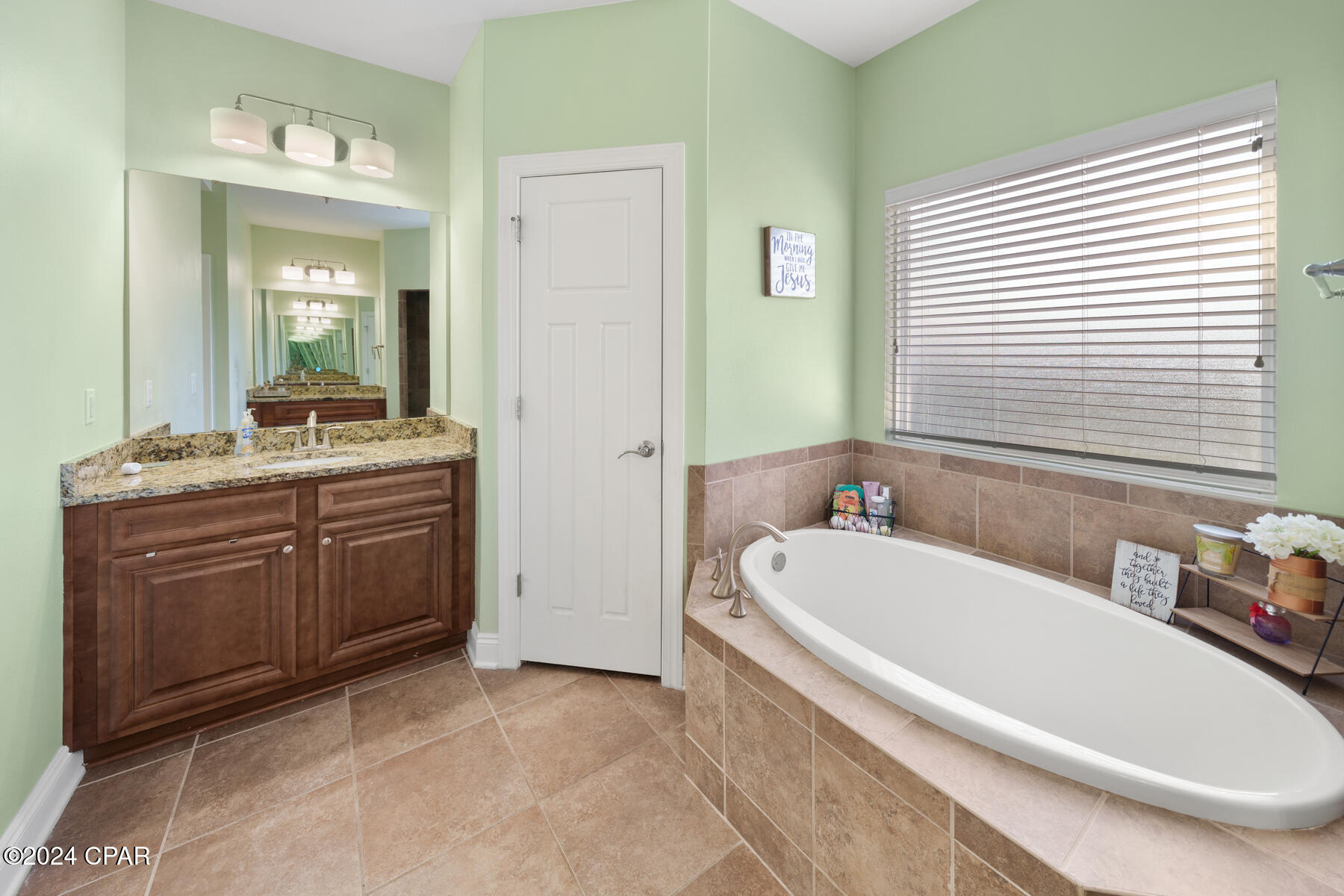 115 Lakeview Terrace