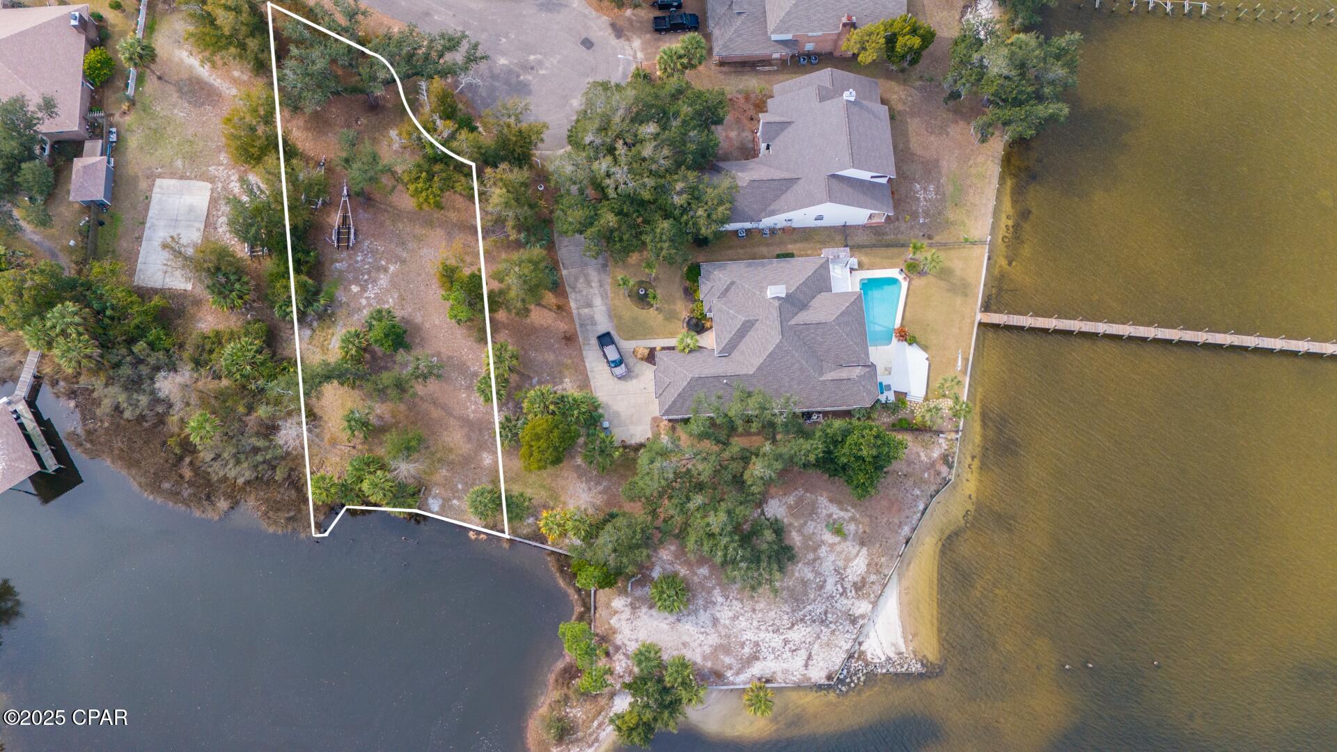 201 Harbour Pointe Drive