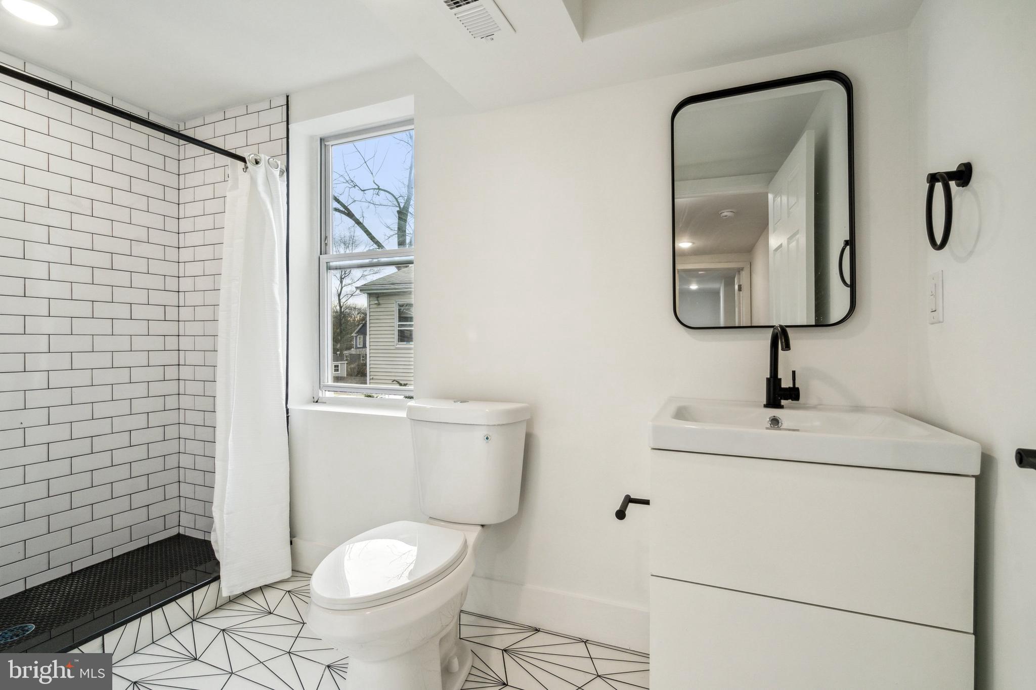 301 W Bridge STREET Unit: 4